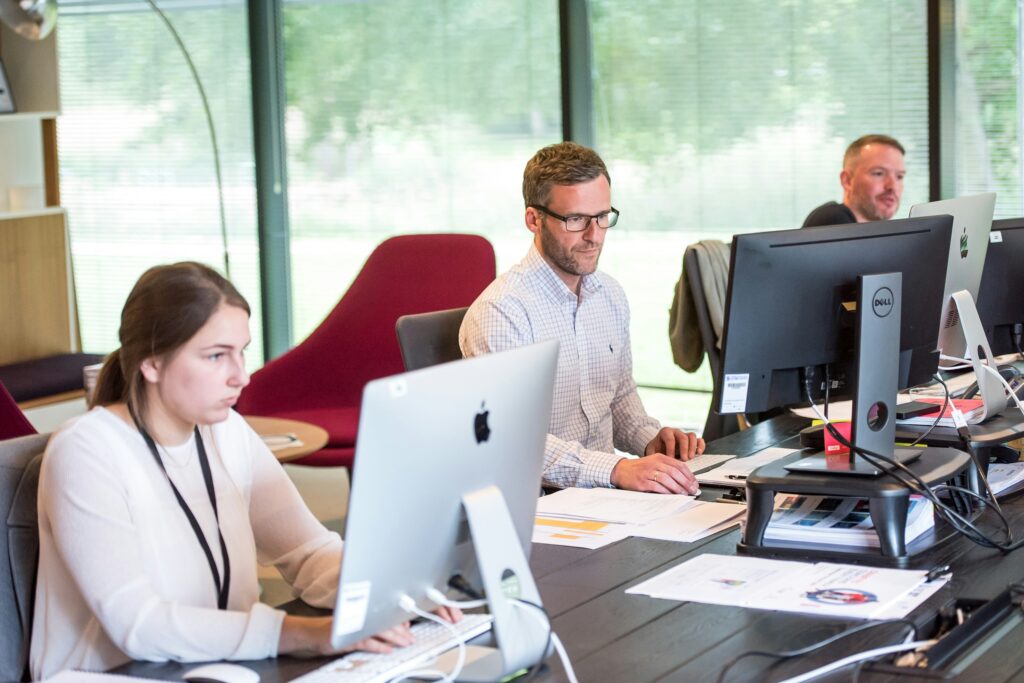 assistente de suporte online para empresas B2B